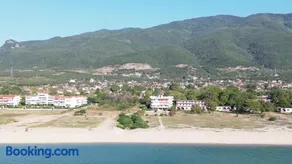 Atlantida Beach Apartment - Image 4