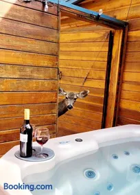 Cowboy's Trail with HotTub, King&QueenBed, in UpperCanyon, Pets welcome - Image 1