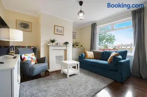 Stunning 3BR Equipped Kitchen By Stay with Us - Image 1