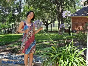 Golden Sunflower's Apt D - Image 1