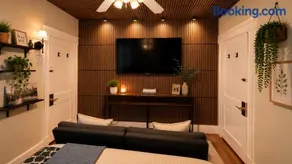 Premium Private Room Near Boston & Airport 10 Minutes Away - Image 2