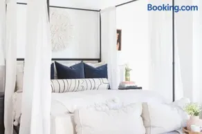 Splendid One-Bedroom Sanctuary in Boston Central - Image 1