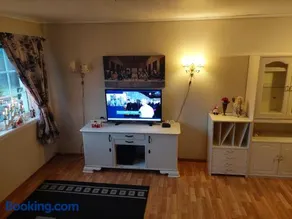 Ålesund Apartment with free parking - Image 4