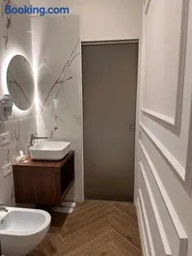 Venus Suites - Image 3
