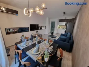 Marsselis Luxe Port Apartment - Image 3
