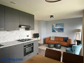 Appartement avec jardin, piscine chauffée et terrasse - Image 3