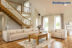Seaside Villa - luxury home with sea views - Image 2