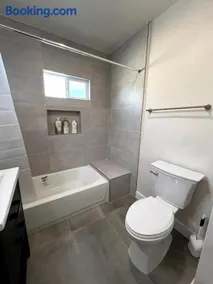 Fully remoded 1B1B Home in baldwin Park3369A - Image 3