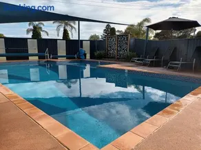 Grandeur Holiday Units - Image 2