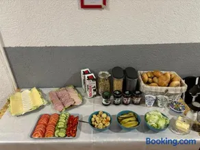 FlyFly Hostel , darmowy parking , rezerwuj przez urządzenia mobilne -10 procent - Image 4