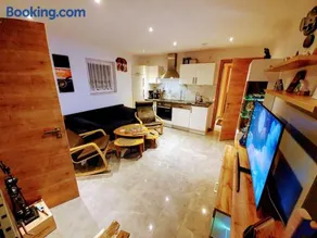 Charmante Souterrain-Wohnung mit einem gemütlichen Zimmer - Image 3