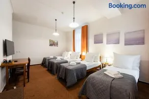 Hotel KARLIN HOUSE - Image 2