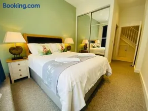 Quayside Apartment - Large and Spacious Duplex - Image 3
