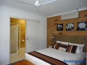 Copper Country Motor Inn - Image 3