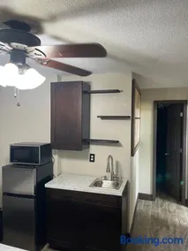 cozy studio apartment with private entrance and patio - Image 3