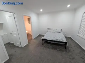 Beautiful House In the Heart of Tahmoor - Image 4