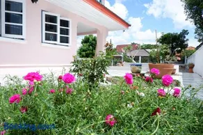 Autumn breeze house - Image 1