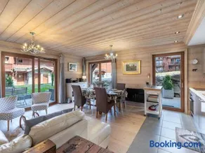 Appartement familial à Courchevel avec terrasse et parking couvert - FR-1-563-25 - Image 2