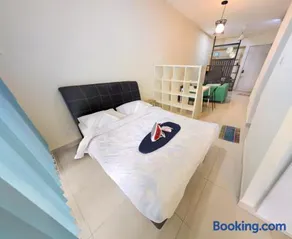 Suria Jelutong Studio by BeeStay - Image 3