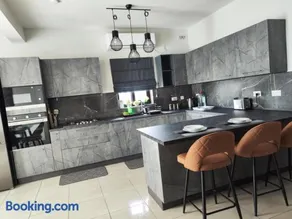 Ocean Breeze Apartment - Image 1