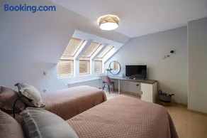 Central Park Apartment - Image 3