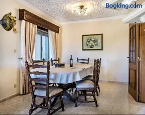 VILLA SALGADOS, near ALBUFEIRA, with Private Pool, 5 minutes from Gale Beach - Image 3