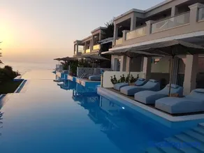 Paralia Luxury Suites - Image 1