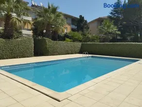 Résidence calme avec piscine - Image 3