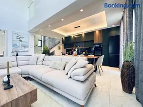 Arilena Exclusive Villa - 4BR with Private Pool by Villa Mana Gers - Image 4