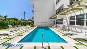 Modern Condo with Resort Pool Near Beach - Coral Beach 107 - Image 1