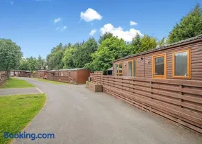Longnor Wood Holiday Park - Image 2