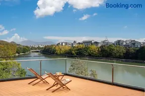 Guilin Lakeview Boutique Lodge - Image 1
