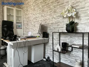 REI Apartment, Cozy and Stylish - Image 1