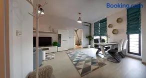 Steel Residence Aparthotel-EV SuperCharging & Free Parking - Image 3