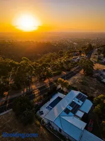 Teringie Retreat with Breathtaking Views - Image 2
