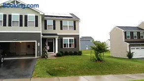 Modern 2-Bedroom 2-Bed Apartment with Private Access Door near I-81 - Image 4