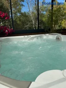 Atoumo Suite Love Luxury Jacuzzi Disneyland Paris - Image 3