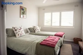 Clifton Chill Apartment - Image 4