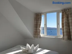 Carnaburg Guesthouse - Image 5