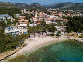 MALAMA S BEACH HOUSE - Image 4