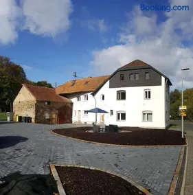 The Ring Inn - Image 1