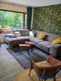 Sfeervol chaletje in een rustige bosrijke omgeving - Image 2