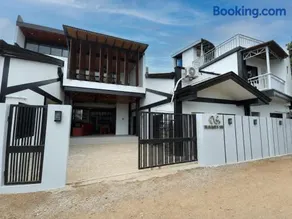 CG'S TRAVELLERS INN - Image 1