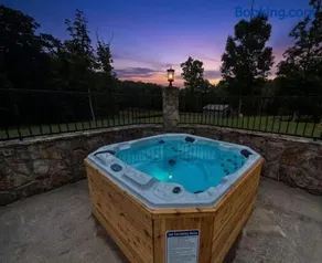 The Lodge at Cloudland with a private pool - Image 3