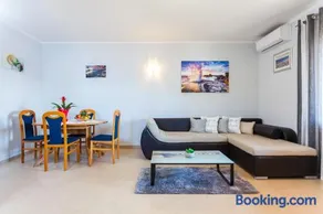 Gold & Silver Apartments - Image 4