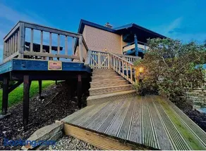 Lakeland Lodge 400 year old Bavarian Lodge with Private Hot Tub Pet Friendly - Image 1