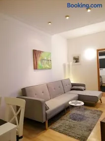 Schöne Wohnung, Zwei Schlafzimmer, Zentrumsnah, Erdgeschoss in Greifswald - Image 2