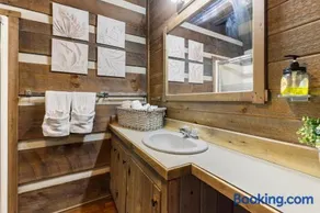 Tranquil Cabin with Jacuzzi, Porch Swing, and Mountain Views! Cabin 3 - Image 2