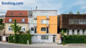 N31 Spacious Apartment with AC - Image 3