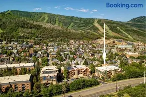 Park City TPC Hot Tub KBM ML-1347 - Image 1